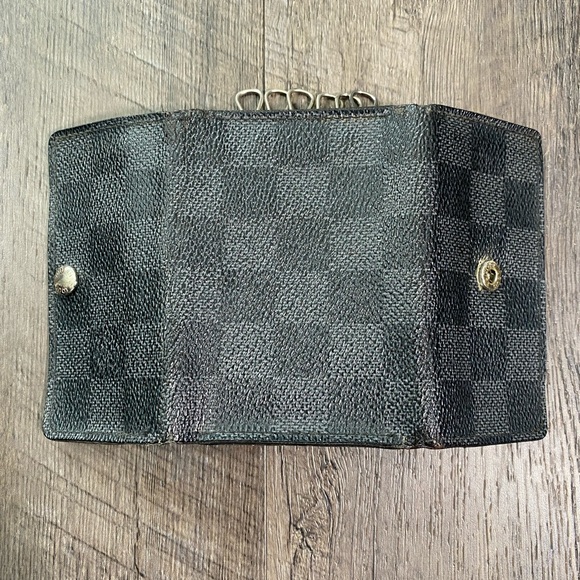 LOUIS VUITTON LV Damier Graphite 6 Key Holder - Picture 6 of 11